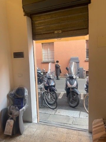 Ufficio in commerciale in Via San Petronio Vecchio