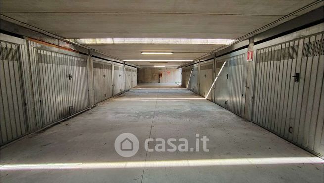 Box/posto auto in residenziale in Via Risorgimento
