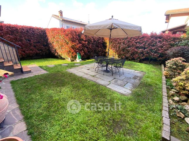 Casa bi/trifamiliare in residenziale in Via NENNI