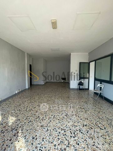 Ufficio in commerciale in 