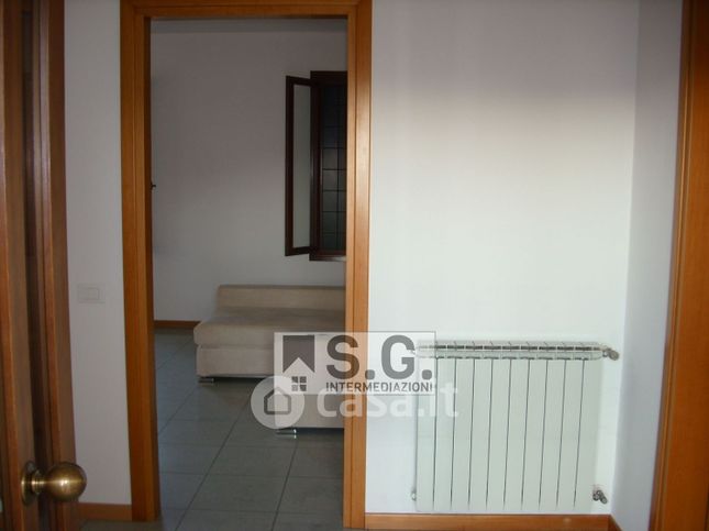 Ufficio in commerciale in 
