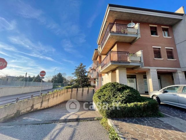 Box/posto auto in residenziale in Viale Patrono d'Italia 43