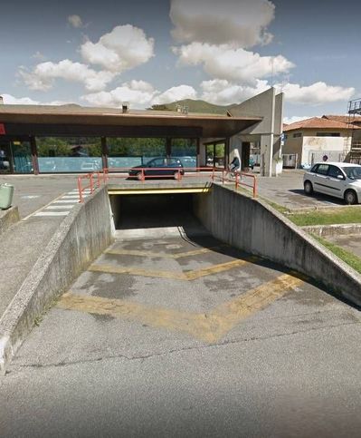 Garage/posto auto in residenziale in Via Mier 27