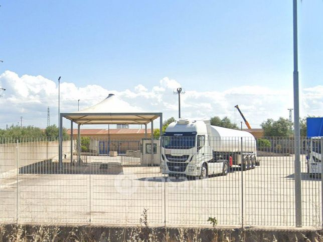 Capannone in commerciale in Strada Provinciale 231 11