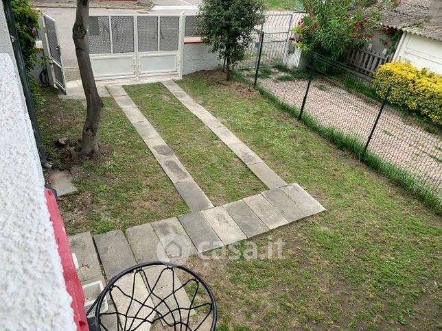 Casa bi/trifamiliare in residenziale in Via Monte San Michele 29
