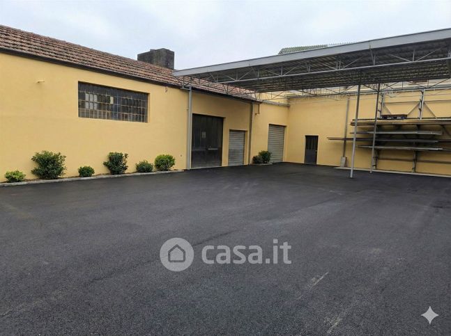 Capannone in commerciale in Via Trento 447