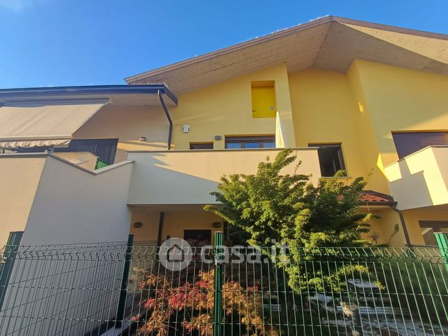 Appartamento in residenziale in Via Gianfranco Miglio 17