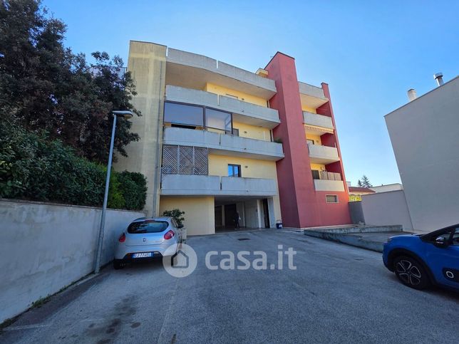 Appartamento in residenziale in Via Donato Menichella