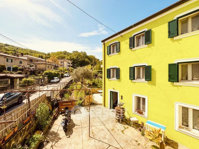 Casa indipendente in residenziale in 