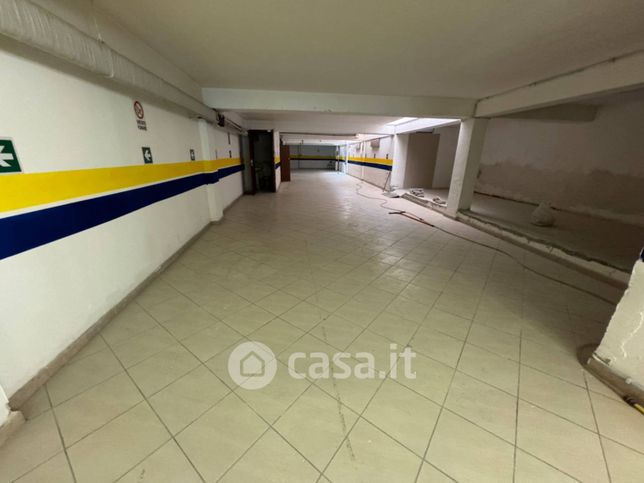 Garage/posto auto in residenziale in Via Francesco Crispi