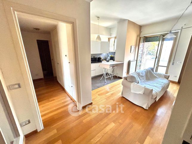 Appartamento in residenziale in Via Adone Finardi