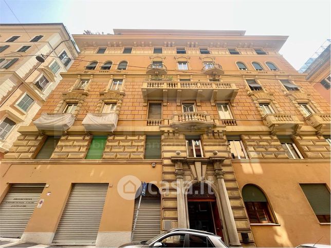 Box/posto auto in residenziale in Via Caffaro