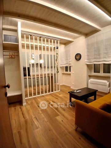 Appartamento in residenziale in Via Andrea Velletrano