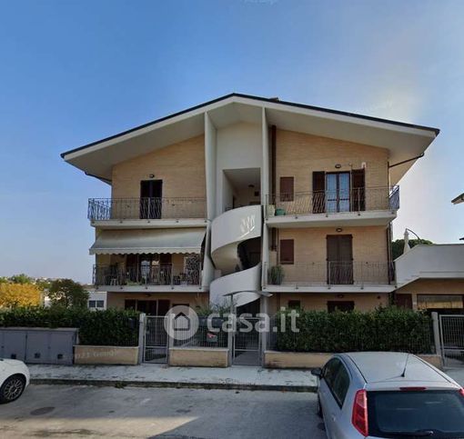 Appartamento in residenziale in Via Monti della Laga