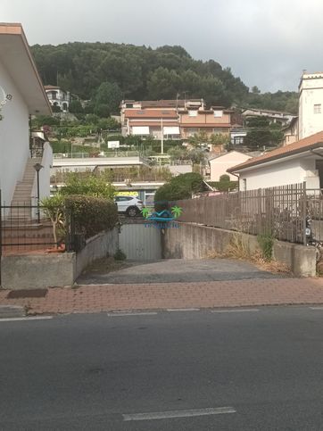 Box/posto auto in residenziale in Via San Lazzaro