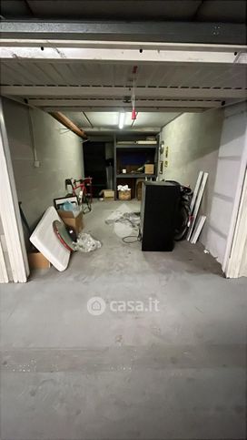Box/posto auto in residenziale in Via Filadelfia 108