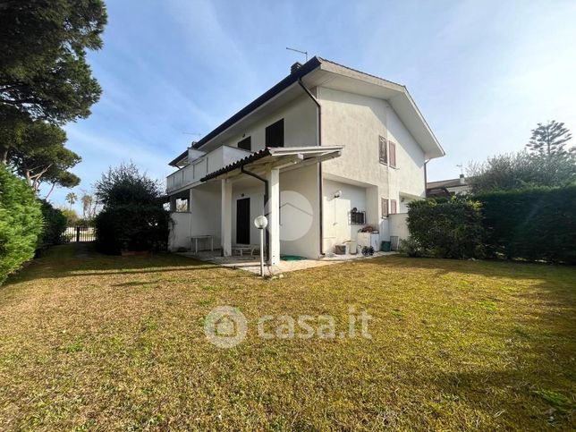 Appartamento in residenziale in Via del Cerro 19