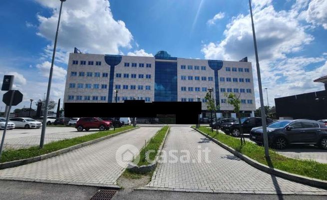 Ufficio in commerciale in Strada Provinciale 13