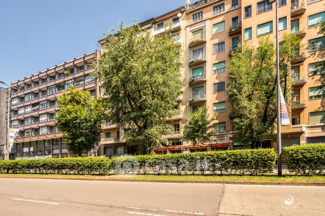 Appartamento in residenziale in Viale Gian Galeazzo 7