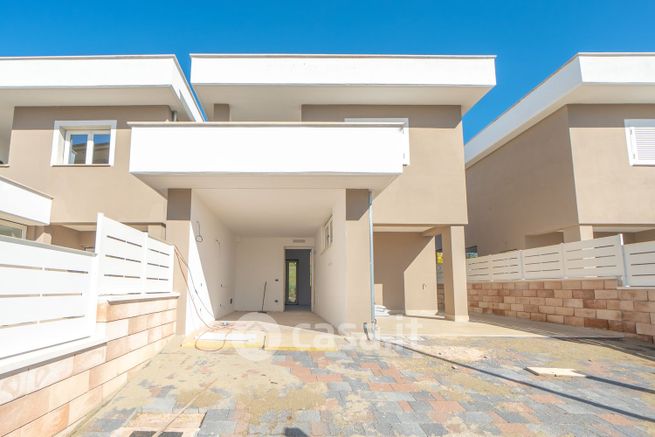 Casa bi/trifamiliare in residenziale in Via San Filippo del Mela