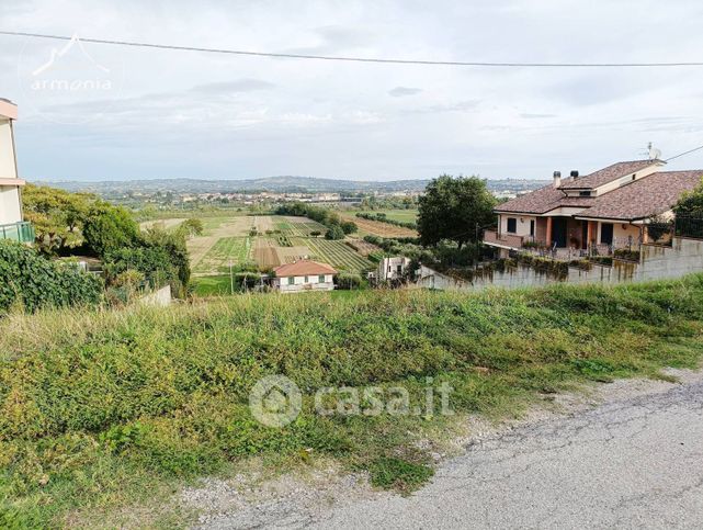 Terreno agricolo in commerciale in Località Coste Lanciano 21