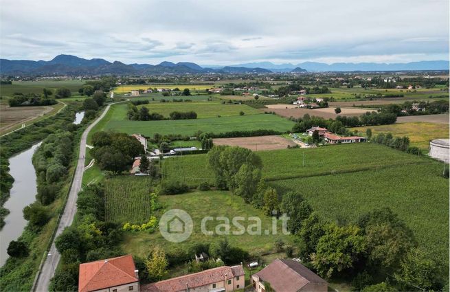 Terreno agricolo in commerciale in 