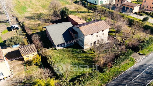 Casa indipendente in residenziale in 