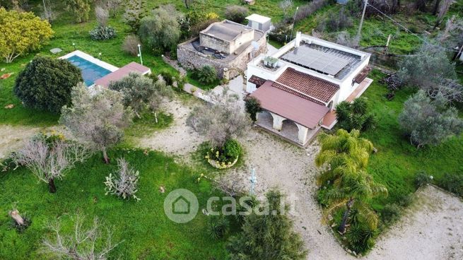 Villa in residenziale in Contrada Pizzofalcone 14