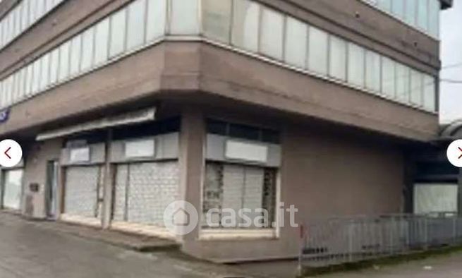 Casa indipendente in residenziale in 