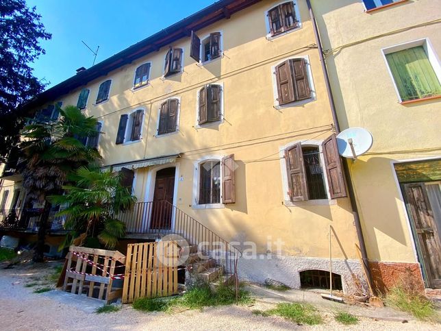 Rustico/casale in residenziale in Viale Palmanova 54