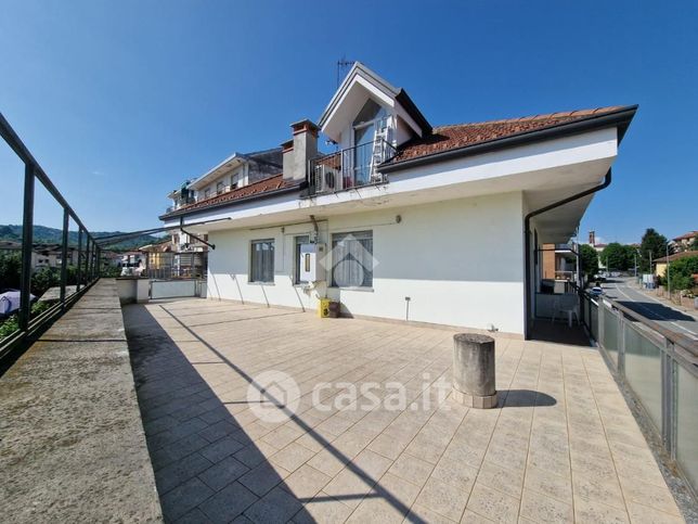 Appartamento in residenziale in Strada Bussolino 14