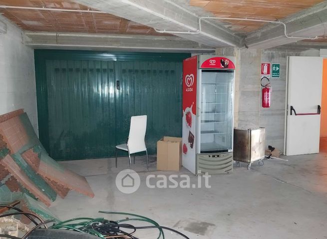 Box/posto auto in residenziale in Via della Stazione