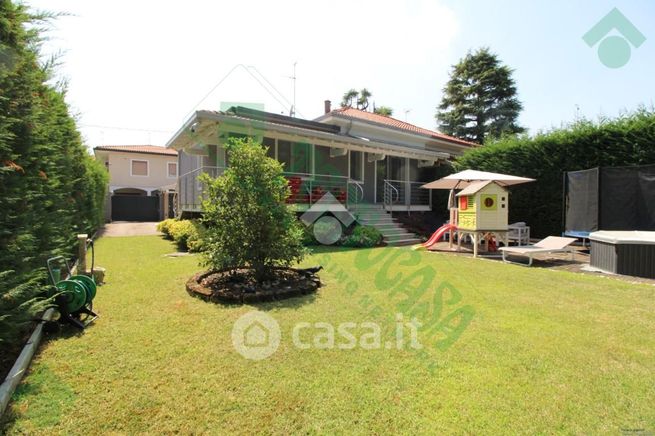 Casa bi/trifamiliare in residenziale in Via Masaccio 21
