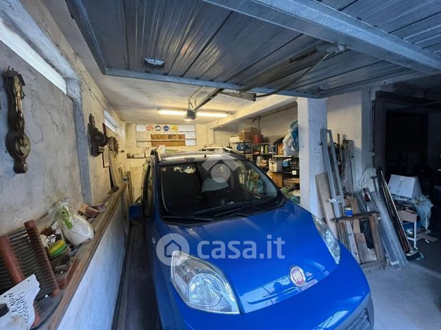 Garage/posto auto in residenziale in Via Privata Bosena