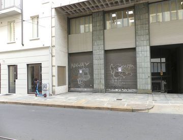 Box/posto auto in residenziale in Via Isca degli Antichi 18