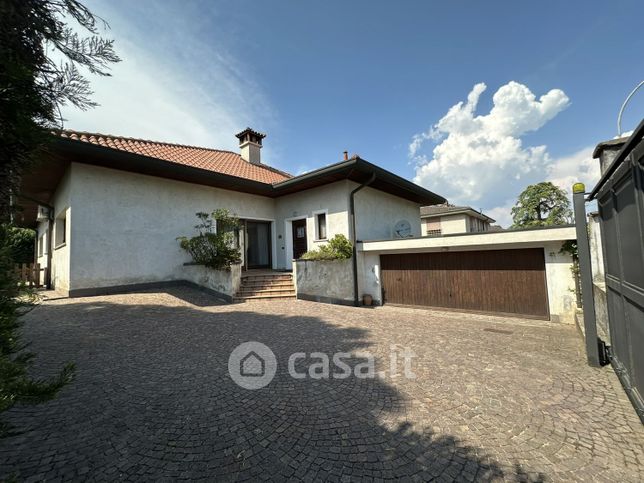 Villa in residenziale in Via Roma 34