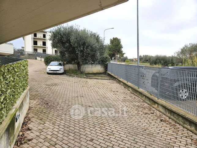 Box/posto auto in residenziale in Via Massimiliano Perfetti
