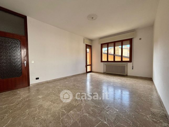 Appartamento in residenziale in Via Rostirola