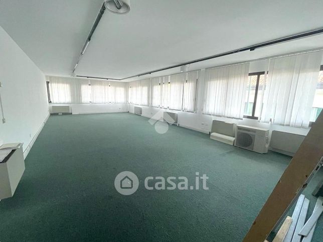 Ufficio in commerciale in Via San Donà 108