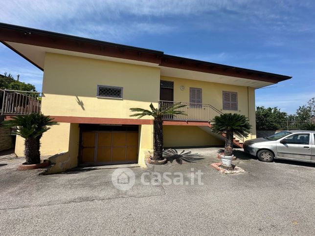 Appartamento in residenziale in Via Silvano 68