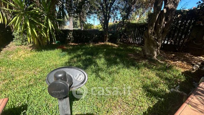 Villetta a schiera in residenziale in Via Giacomo Leopardi 8