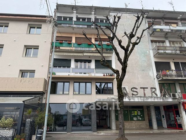 Appartamento in residenziale in Viale della Stazione 41