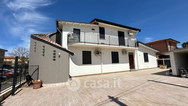 Villa in residenziale in Via Danilo Dolci 2