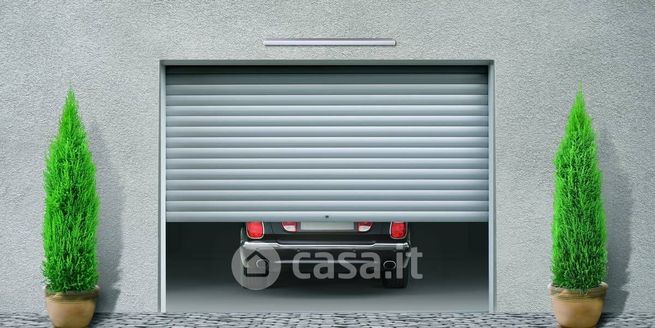 Garage/posto auto in residenziale in Via Principe Amedeo 54