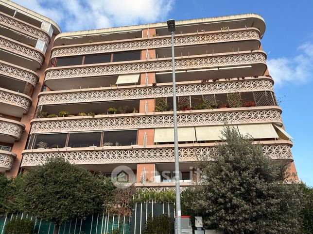 Appartamento in residenziale in Via Roberto Ago 50