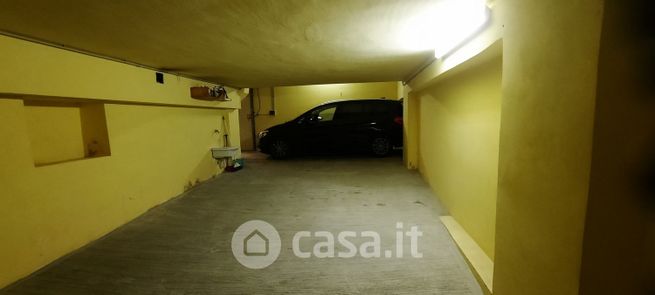 Garage/posto auto in residenziale in Via Salaria