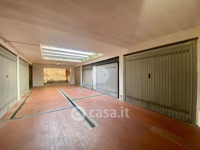 Garage/posto auto in residenziale in Via Fabio Filzi 60