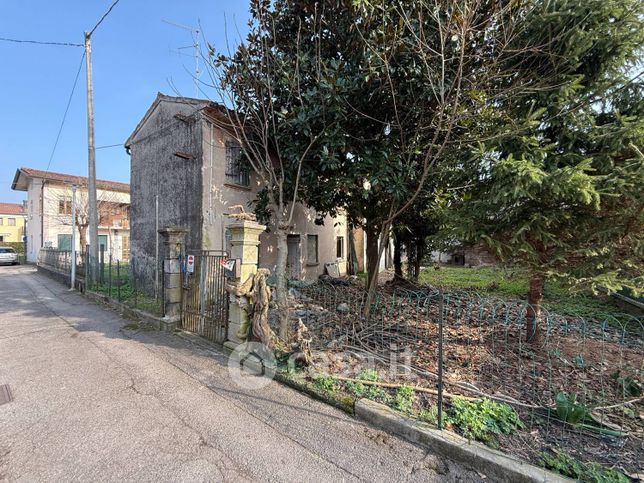 Casa indipendente in residenziale in Via P. Fabris 8