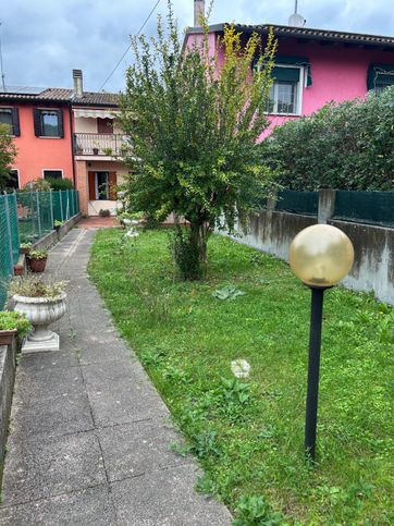 Villetta a schiera in residenziale in 