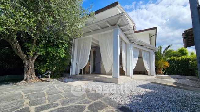 Casa bi/trifamiliare in residenziale in Via Ragazzi del '99